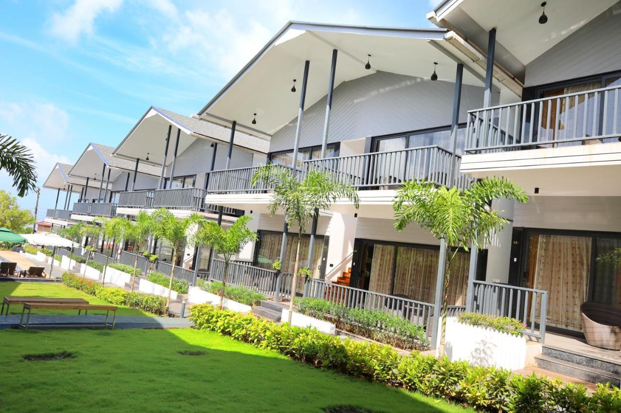 Oralia Resort Ashvem Beach Ngoại thất bức ảnh