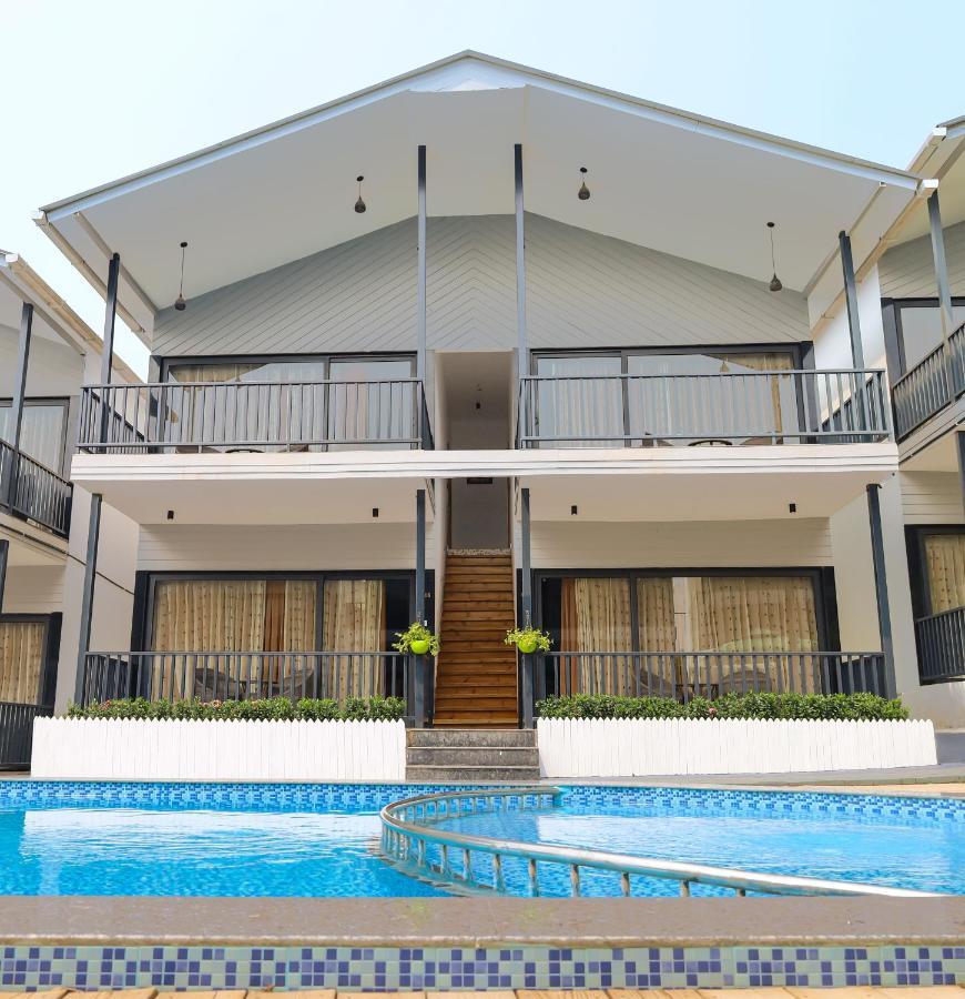 Oralia Resort Ashvem Beach Ngoại thất bức ảnh
